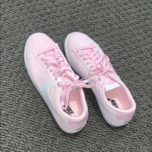 pink nike sneakers